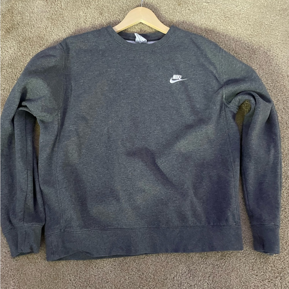 Nike men’s crewneck